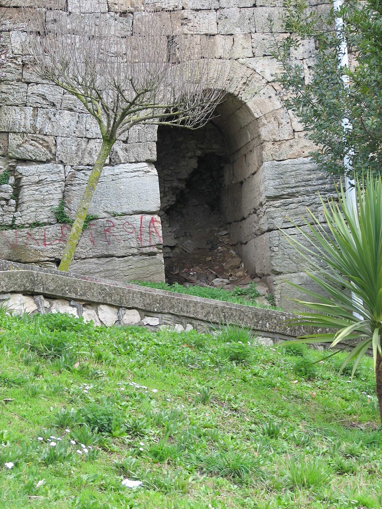 692_Ferentino Porta Stupa